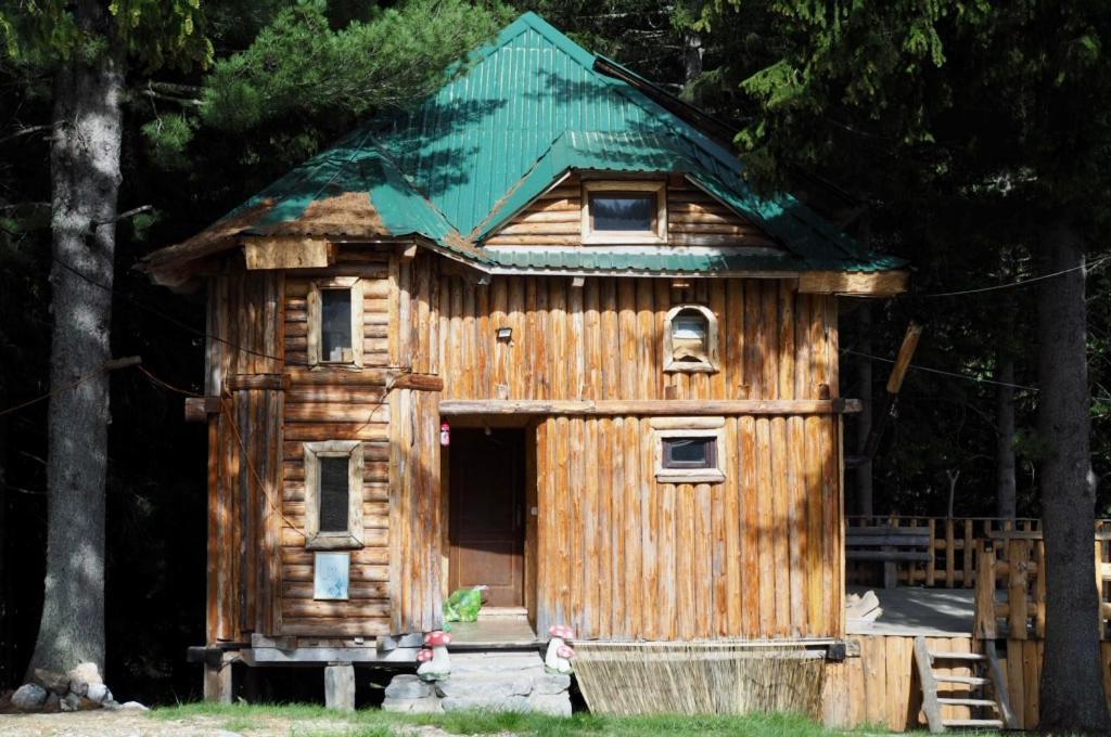 פלאב Pinetrees Lodge מראה חיצוני תמונה