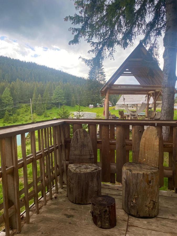 פלאב Pinetrees Lodge מראה חיצוני תמונה